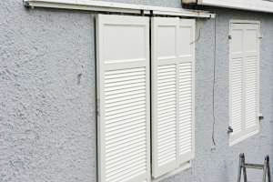 Schiebeladen und Klappladen nach der Sanierung